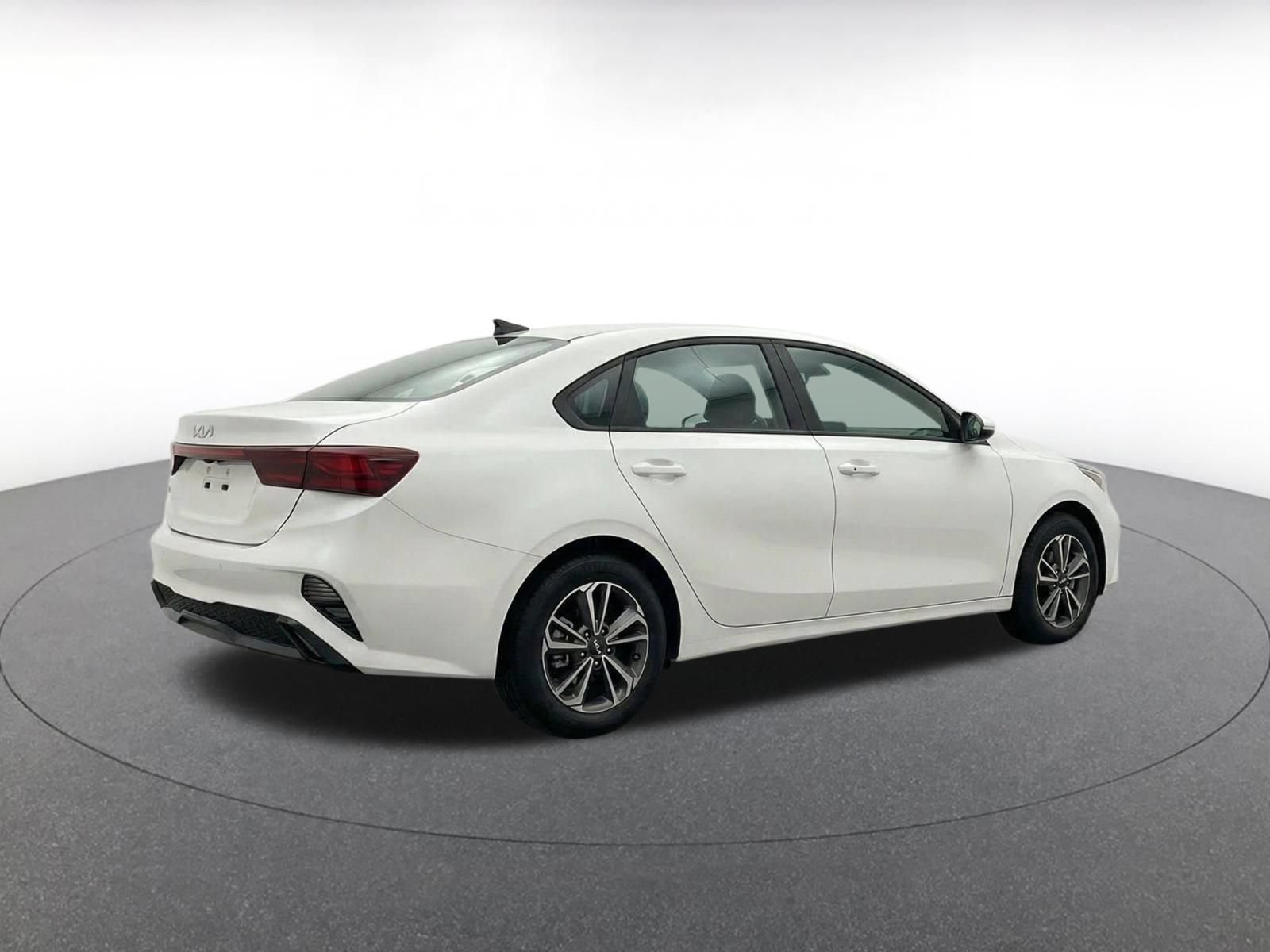 Used 2024 Kia Forte LXS FWD image 9