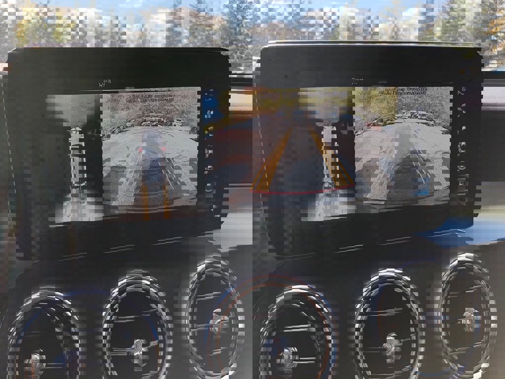 Used 2022 Mercedes-Benz GLC 300 4MATIC w/ Premium Package Lite image 28