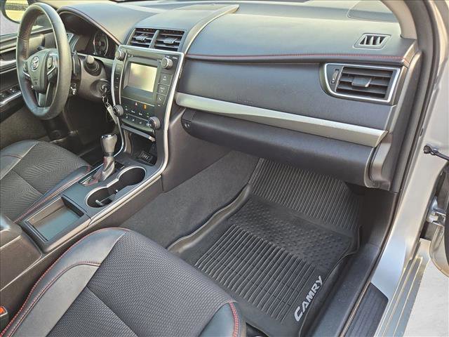 Used 2016 Toyota Camry SE w/ Moonroof Package image 20