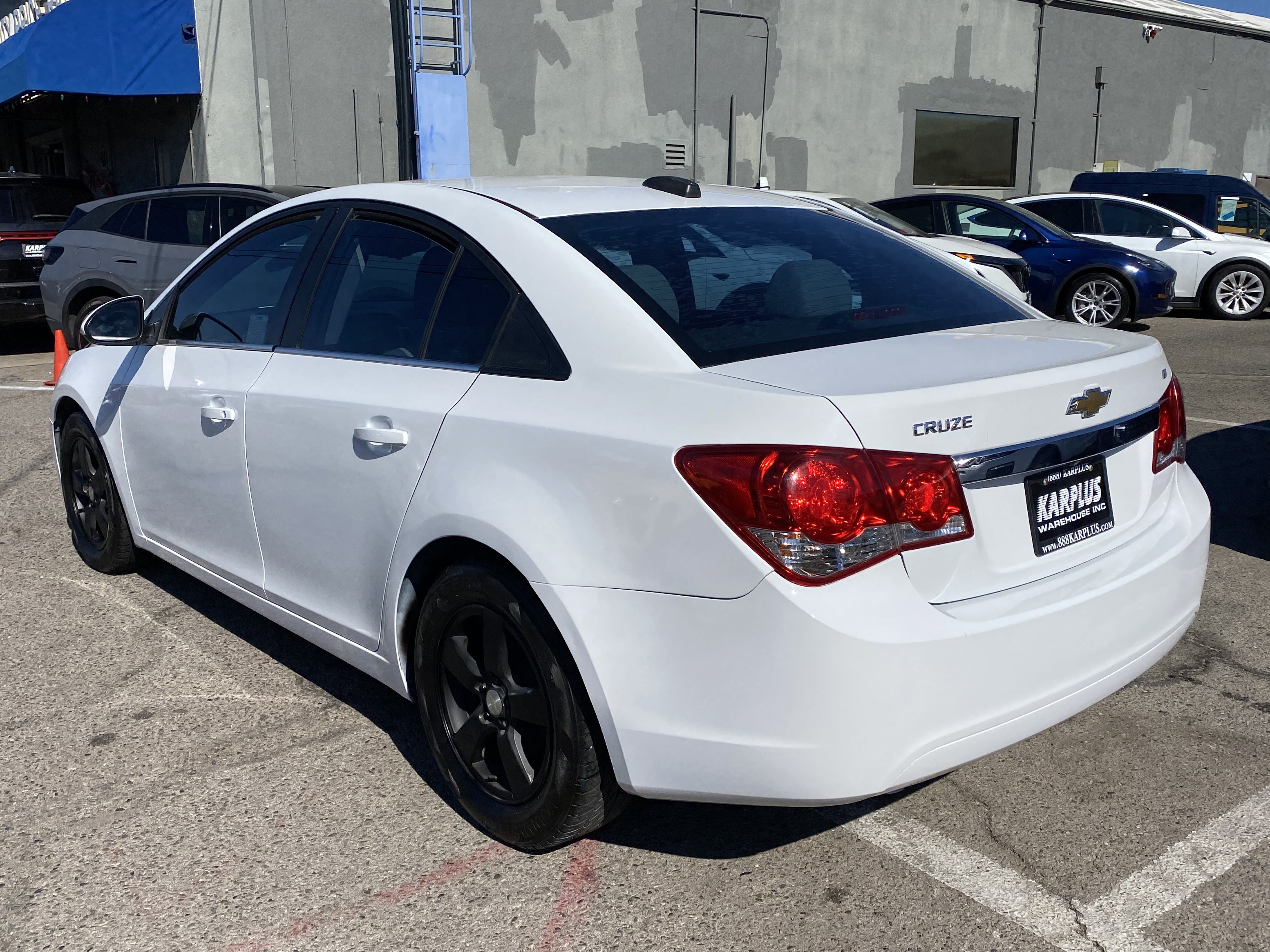 Used 2016 Chevrolet Cruze LT w/ Technology Package FWD image 10