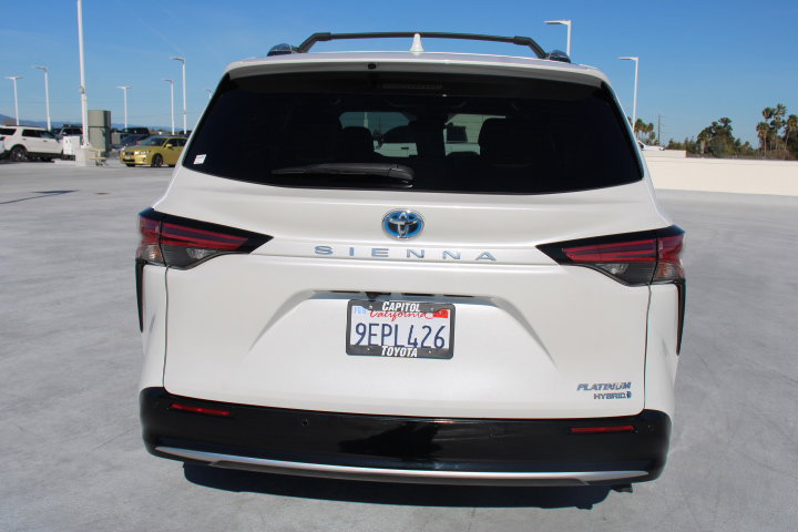 Certified 2023 Toyota Sienna Platinum image 4