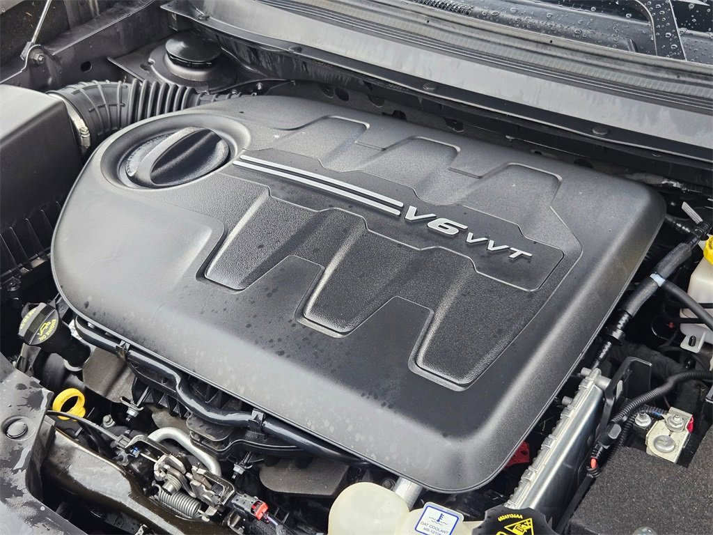 Certified 2021 Jeep Cherokee Latitude Lux w/ Trailer Tow Group image 41