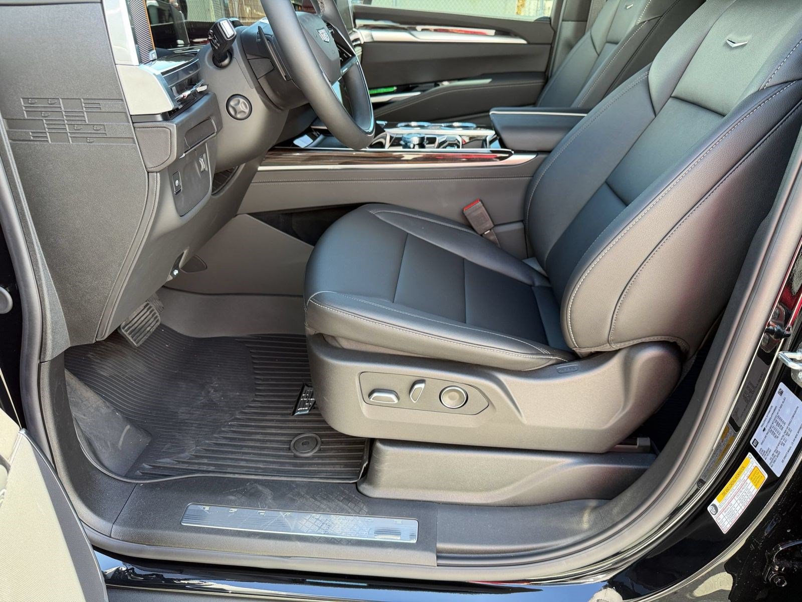 New 2026 Cadillac Escalade 2WD w/ LPO, Floor Liner Package image 4