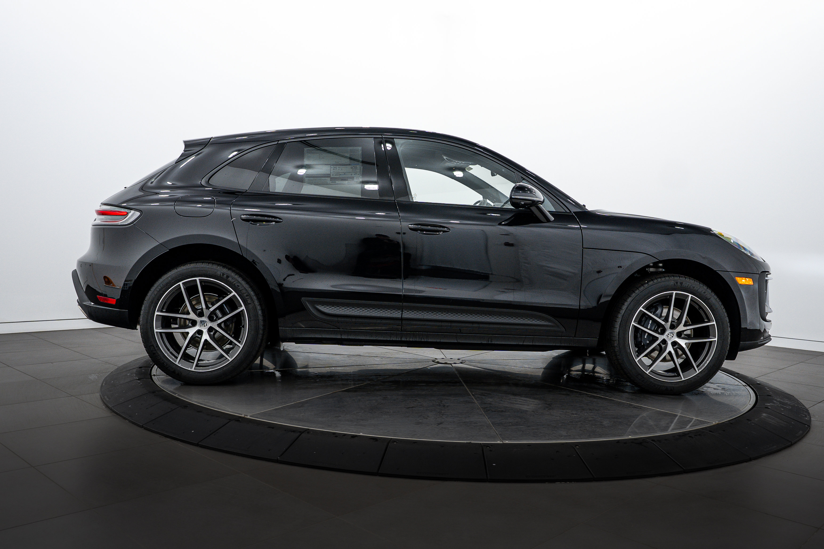 New 2026 Porsche Macan image 8