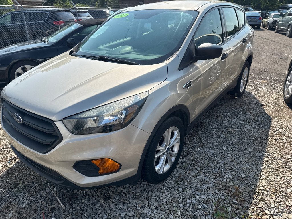 Used 2018 Ford Escape S image 2