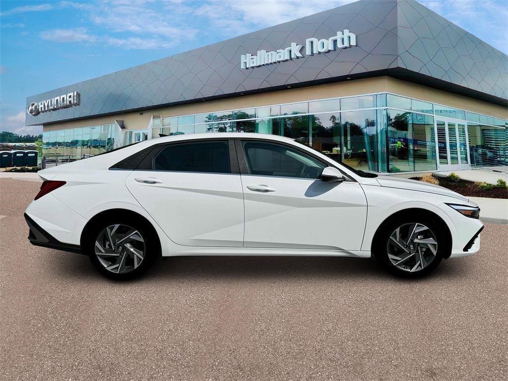 New 2025 Hyundai Elantra Limited image 9