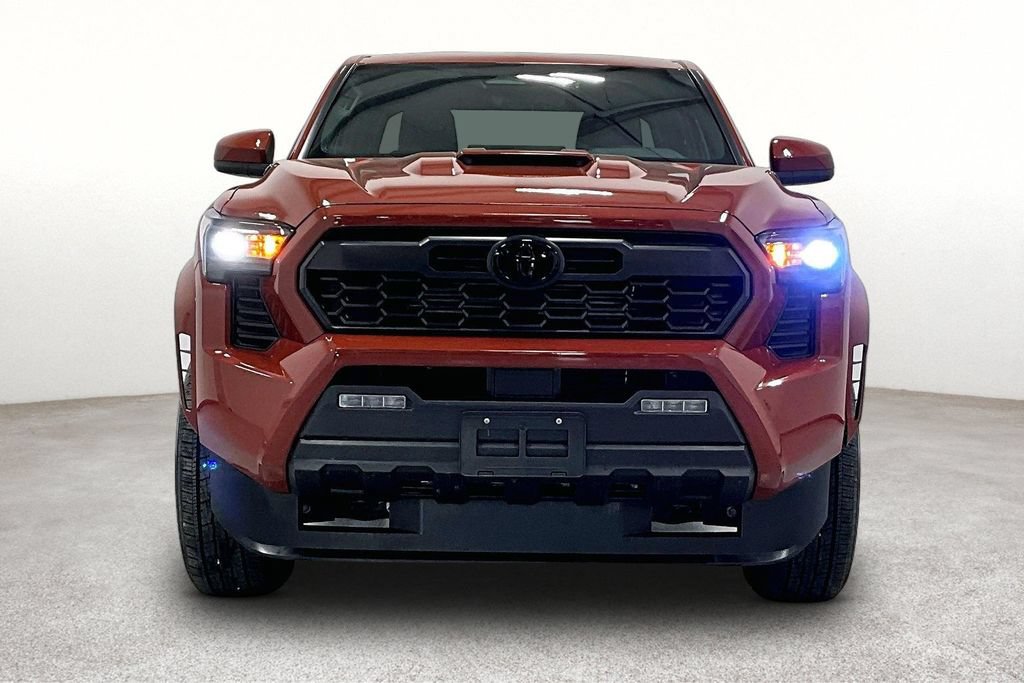 Used 2025 Toyota Tacoma TRD Sport AWD/4WD image 4