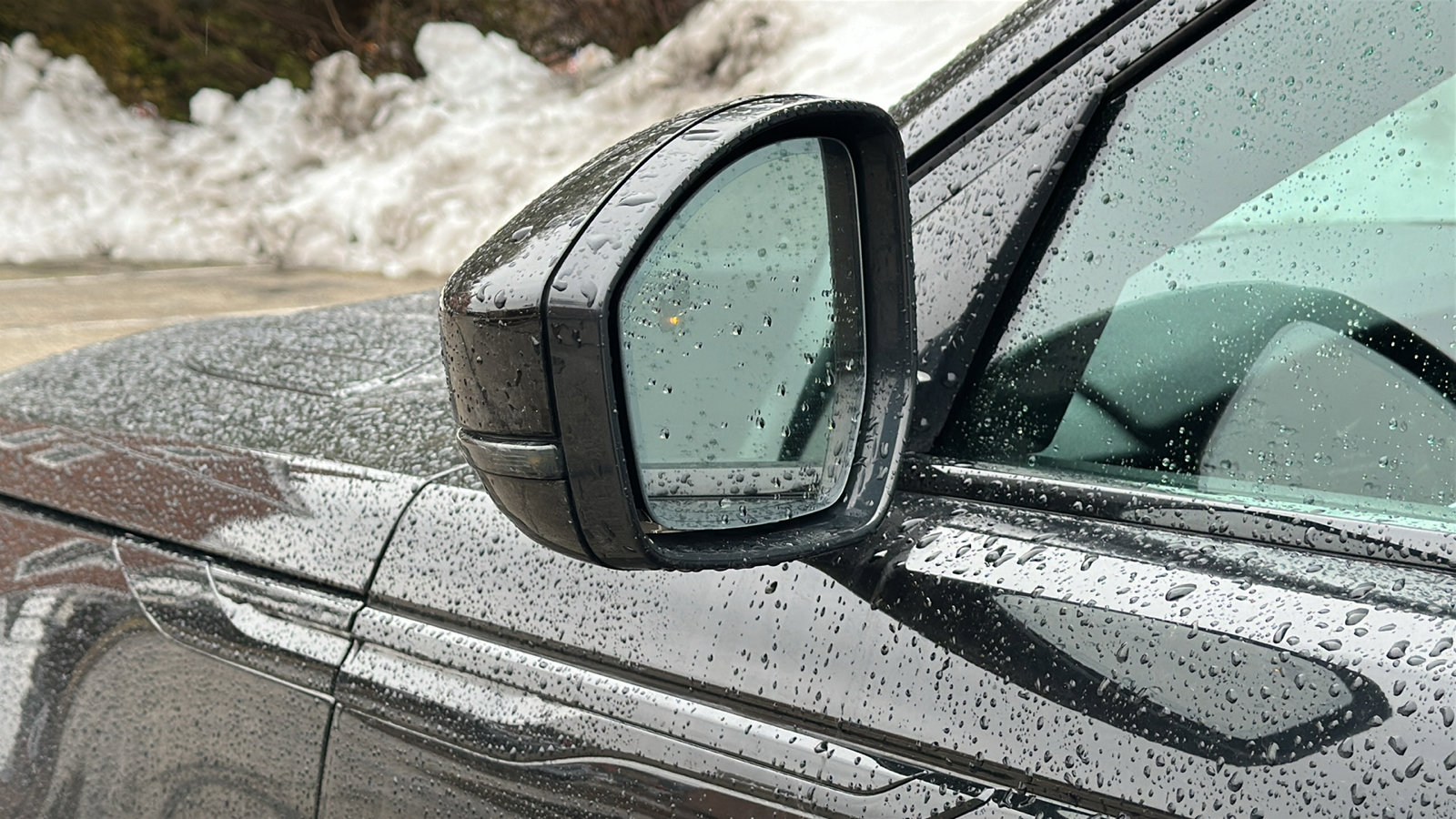 Used 2025 Land Rover Range Rover Velar Dynamic SE image 11