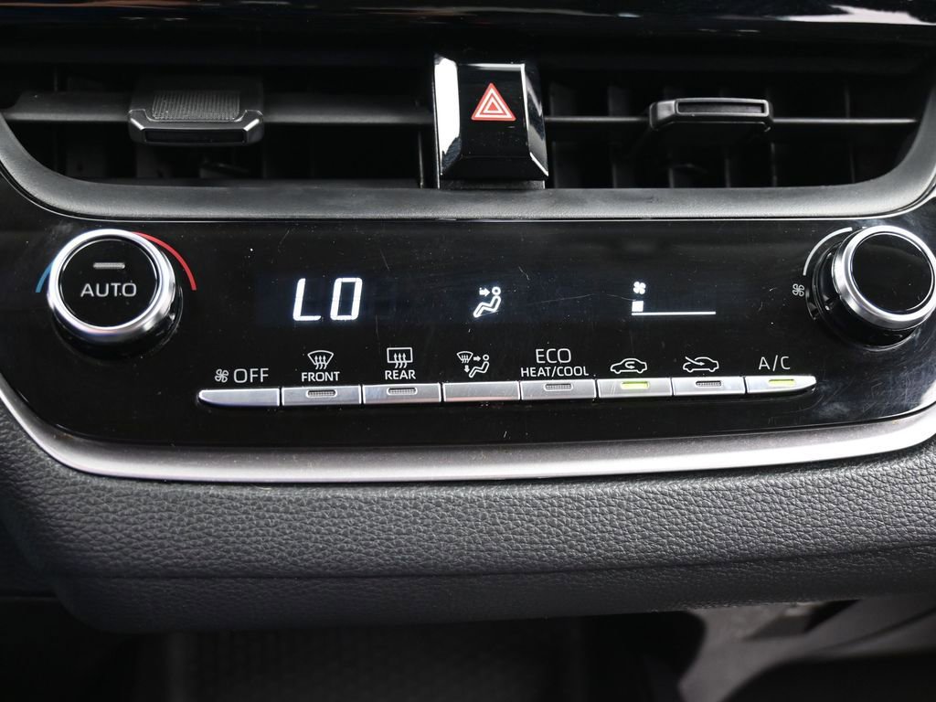 Used 2022 Toyota Corolla LE image 22