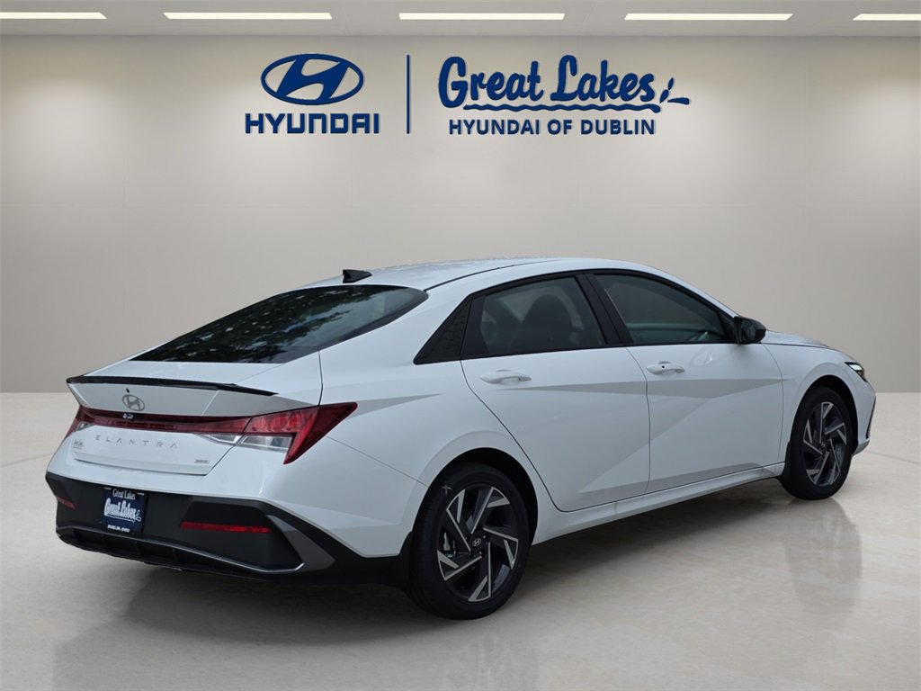 New 2025 Hyundai Elantra SEL image 5