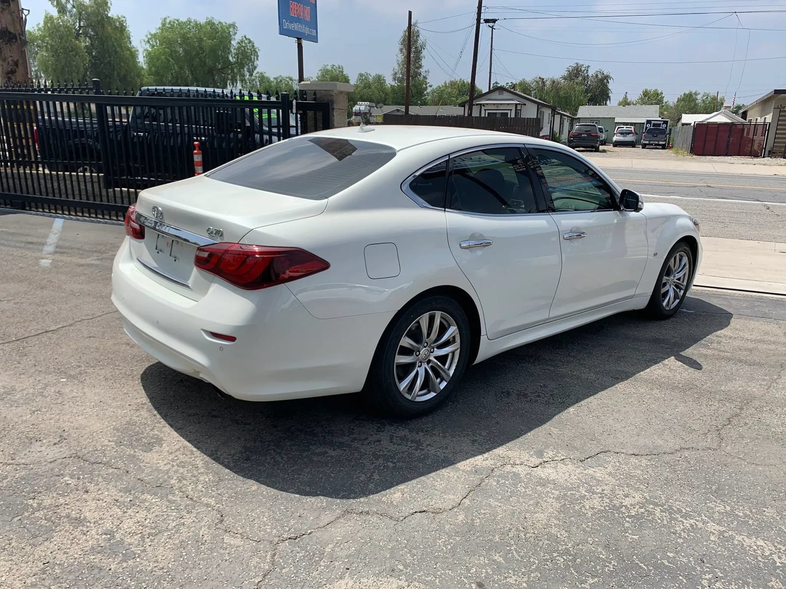 Used 2019 INFINITI Q70 Luxe w/ Proactive Package RWD image 7