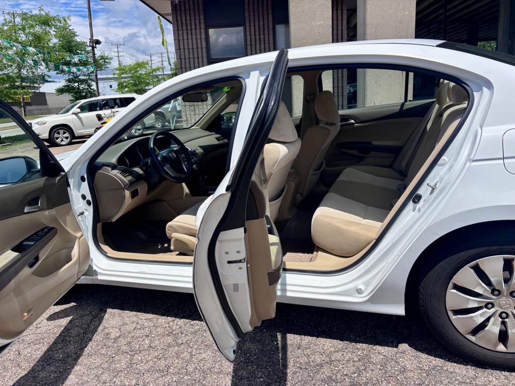 Used 2010 Honda Accord LX image 3