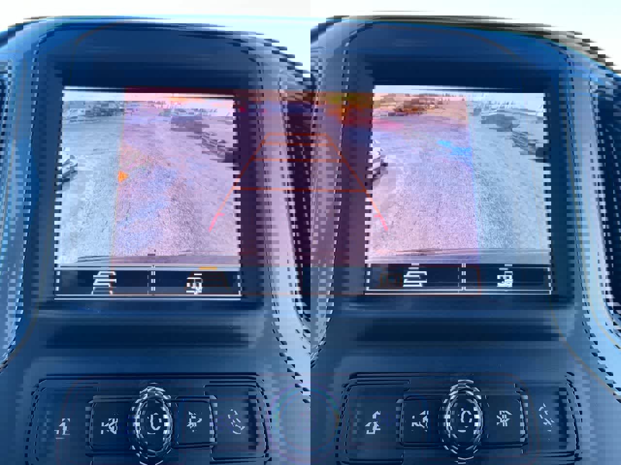 Used 2023 Chevrolet Silverado 1500 Custom image 17