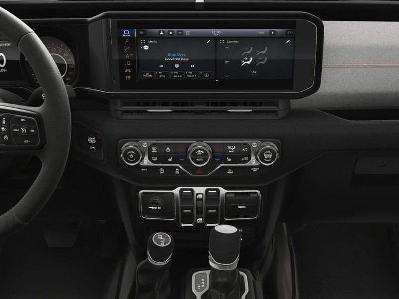 New 2025 Jeep Gladiator Sport image 26