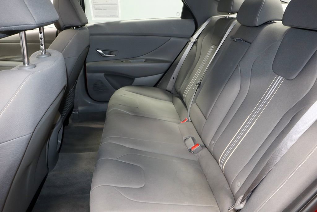 Certified 2025 Hyundai Elantra SEL FWD image 22