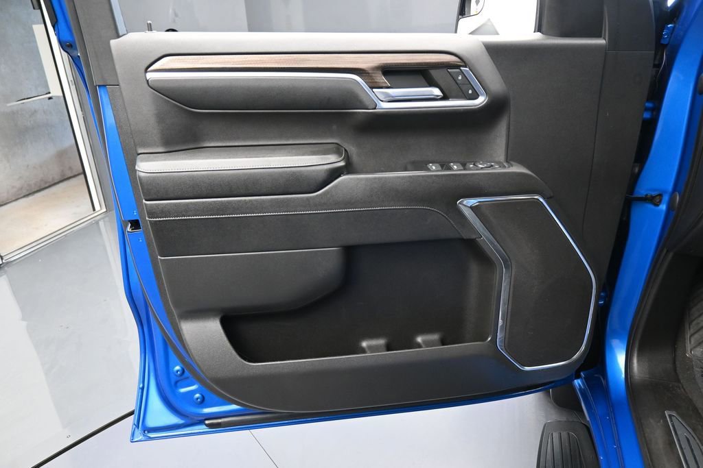 Used 2023 Chevrolet Silverado 1500 LT RWD image 12