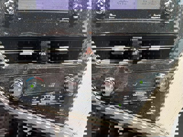 Used 2021 Toyota Camry SE w/ Cold Weather Package image 15