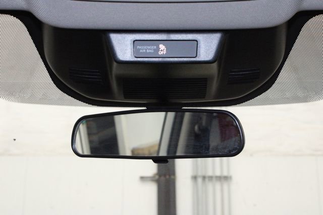 Used 2022 Nissan Rogue SV FWD image 28