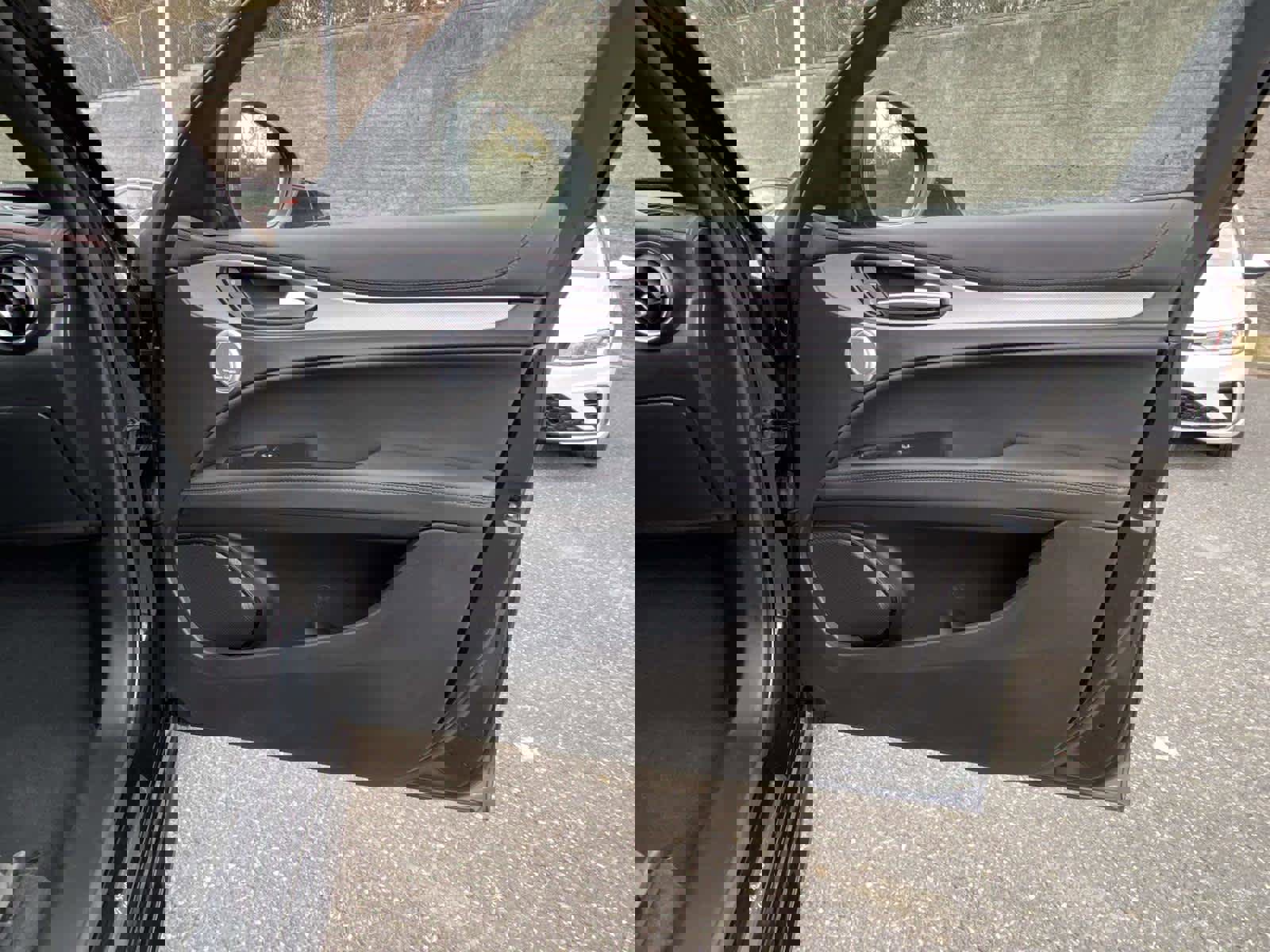 Used 2024 Alfa Romeo Stelvio AWD image 32