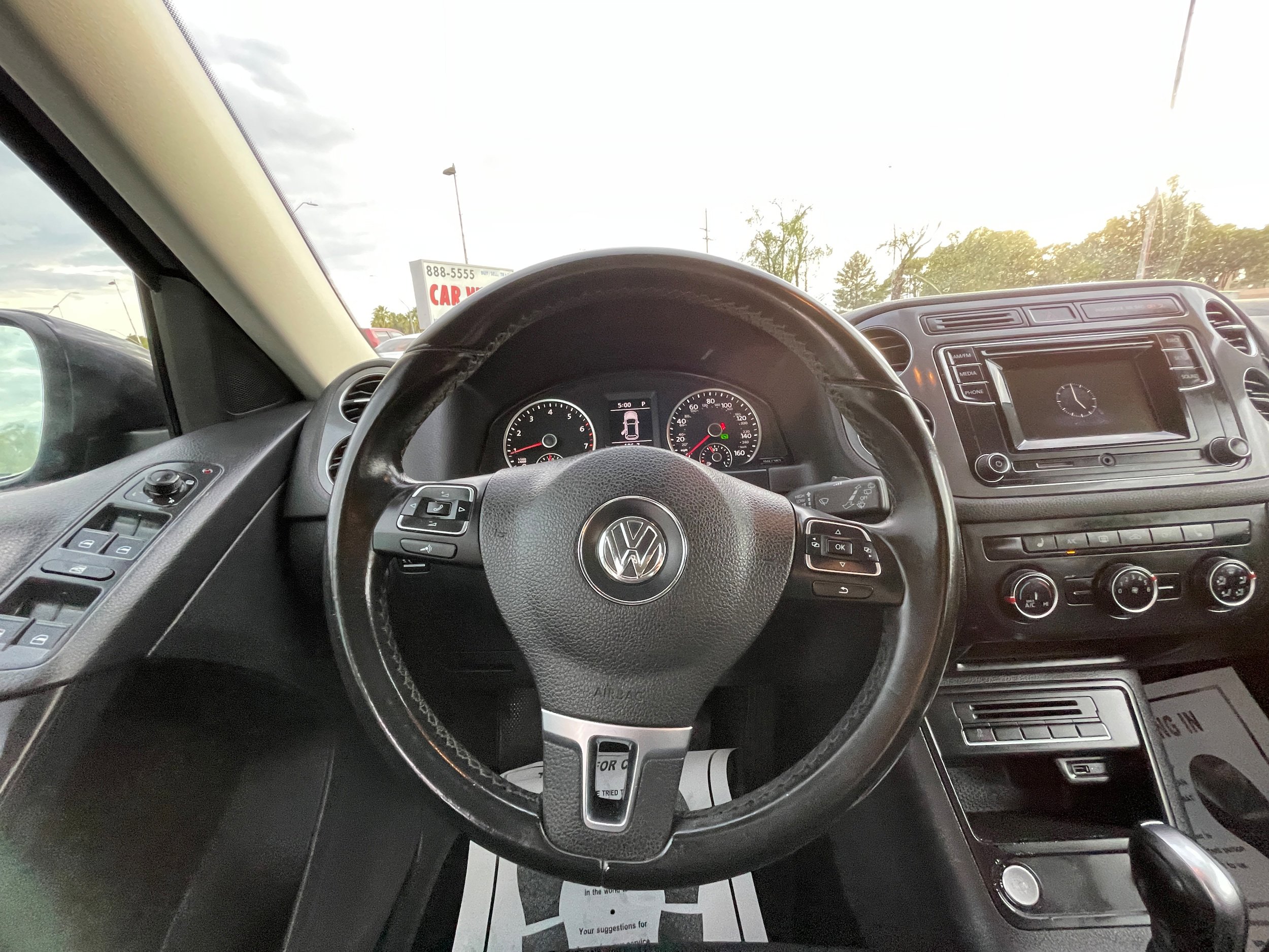 Used 2016 Volkswagen Tiguan S image 16