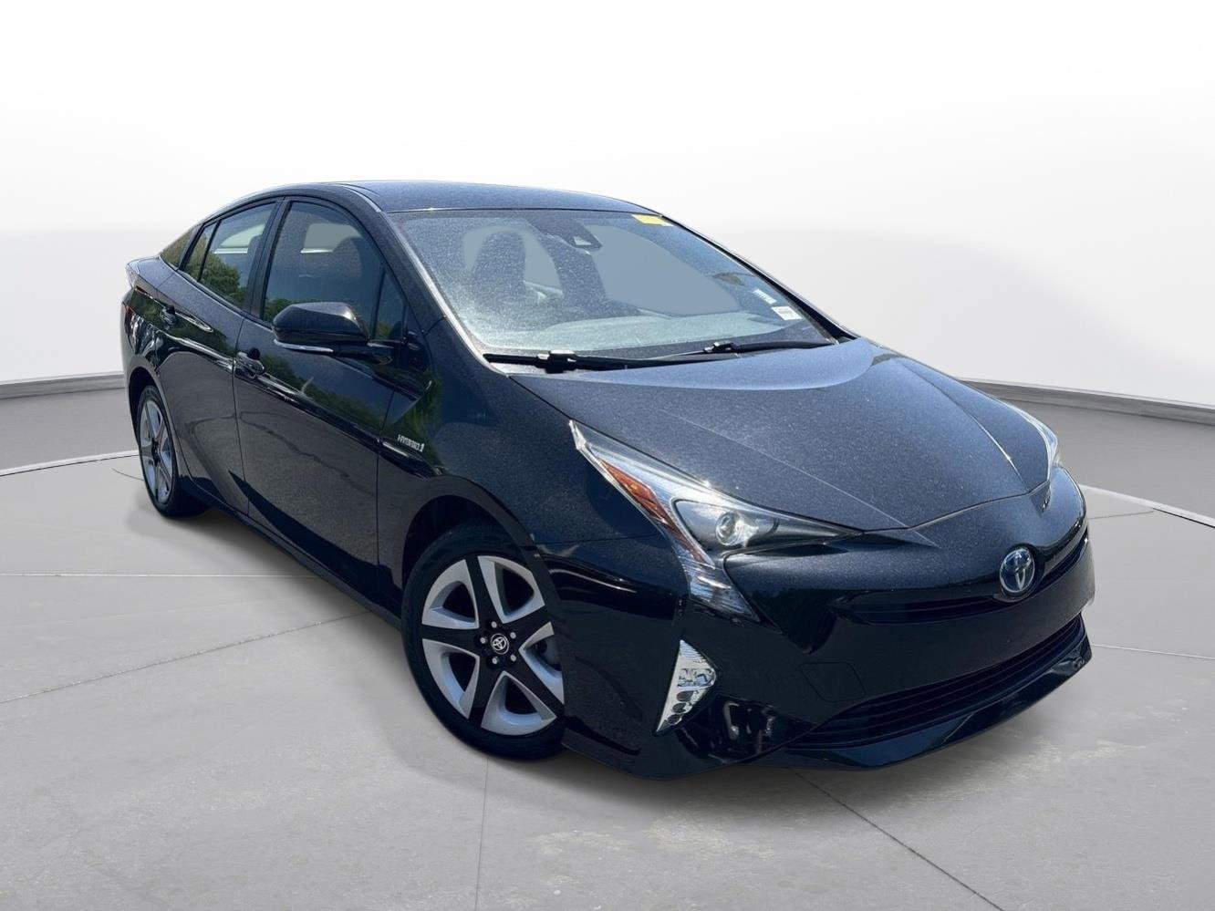 Used 2017 Toyota Prius Three Touring FWD image 4