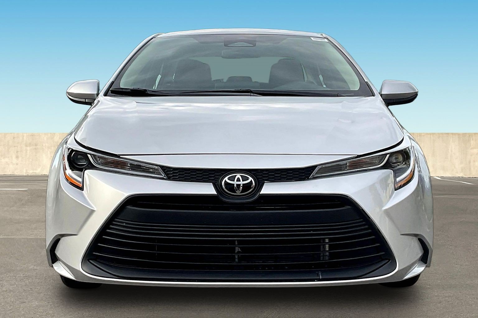 Used 2026 Toyota Corolla LE FWD image 2