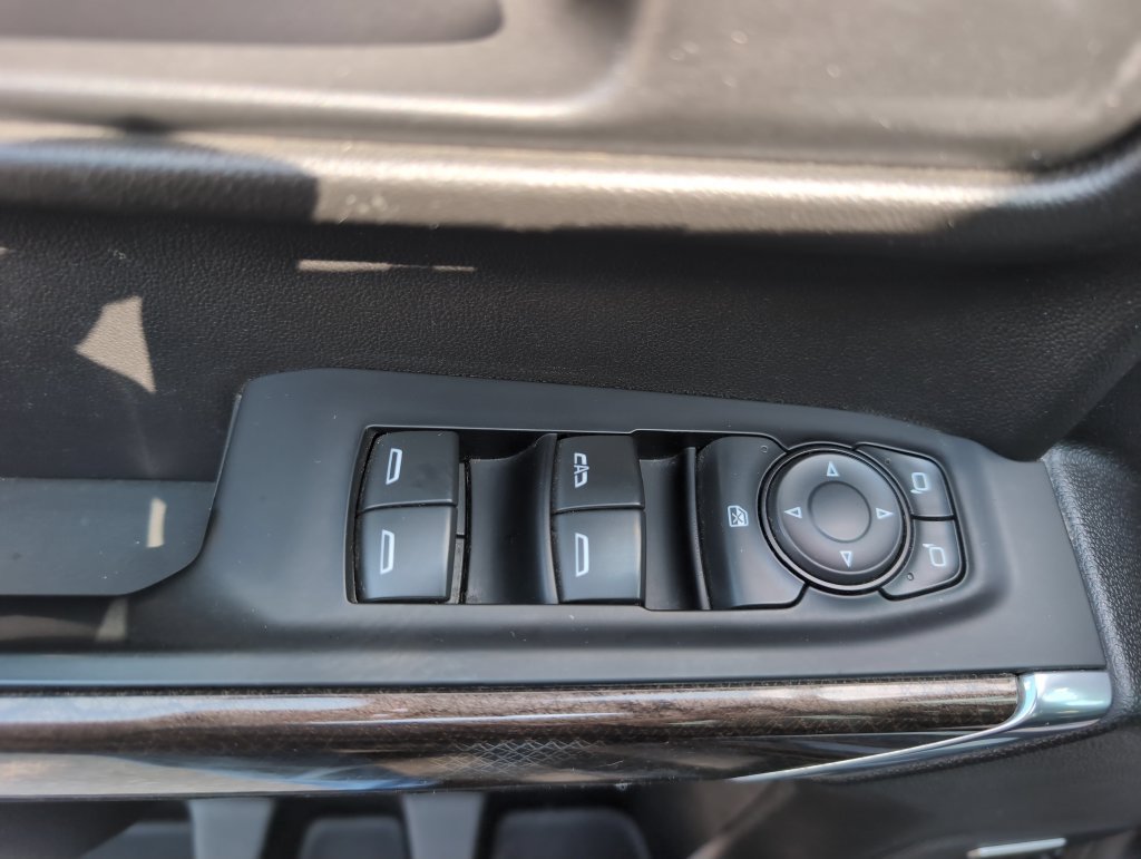 Used 2019 Chevrolet Silverado 1500 LT Trail Boss AWD/4WD image 18