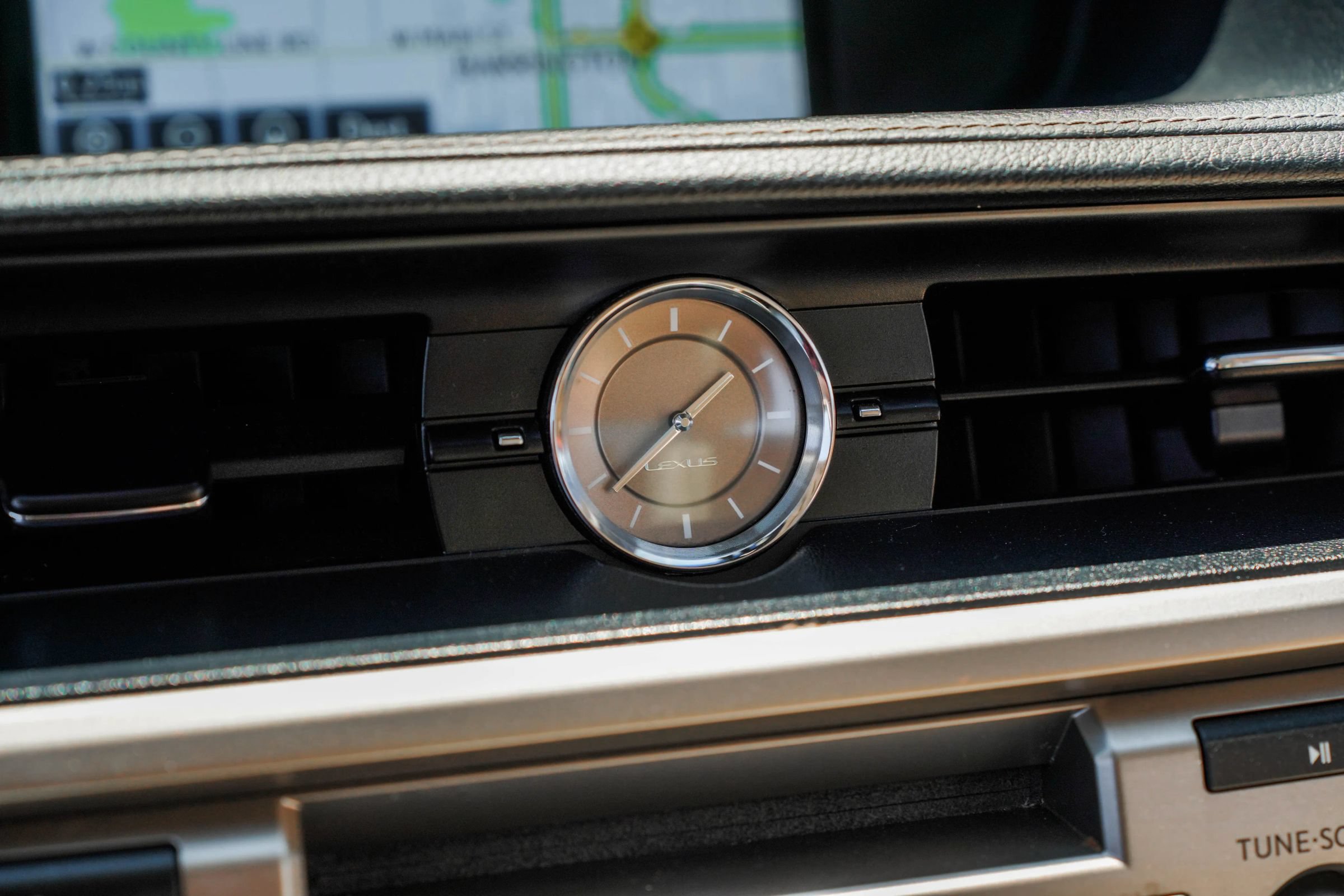 Used 2015 Lexus ES 300h w/ Navigation System Package FWD image 21
