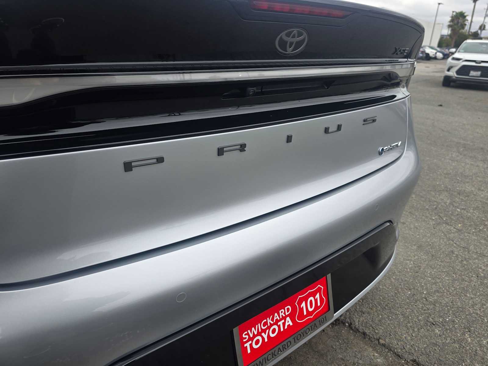 New 2027 Toyota Prius Plug-In Hybrid FWD image 13