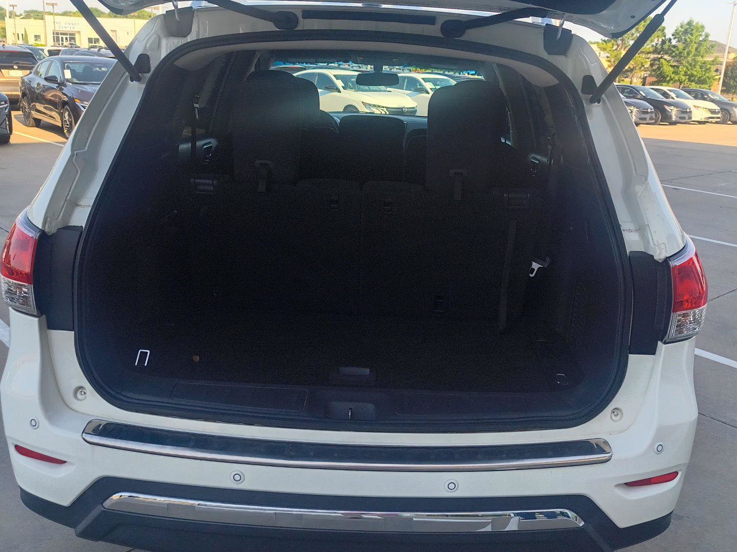 Used 2016 Nissan Pathfinder SV FWD image 37