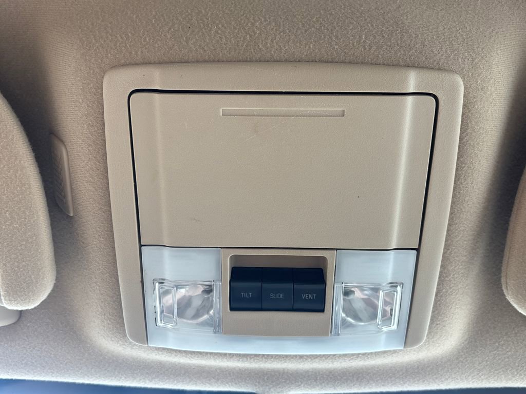 Used 2014 Ford Expedition XLT w/ Equipment Group 202A RWD image 16