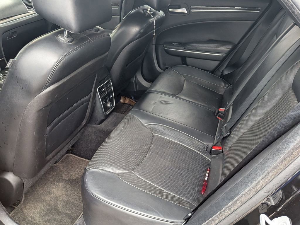 Used 2013 Chrysler 300 C image 9