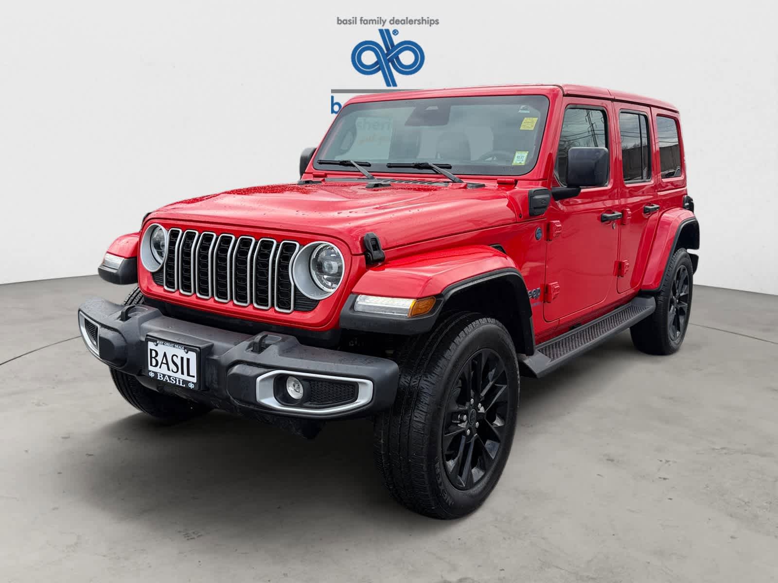 Used 2025 Jeep Wrangler Sahara image 2
