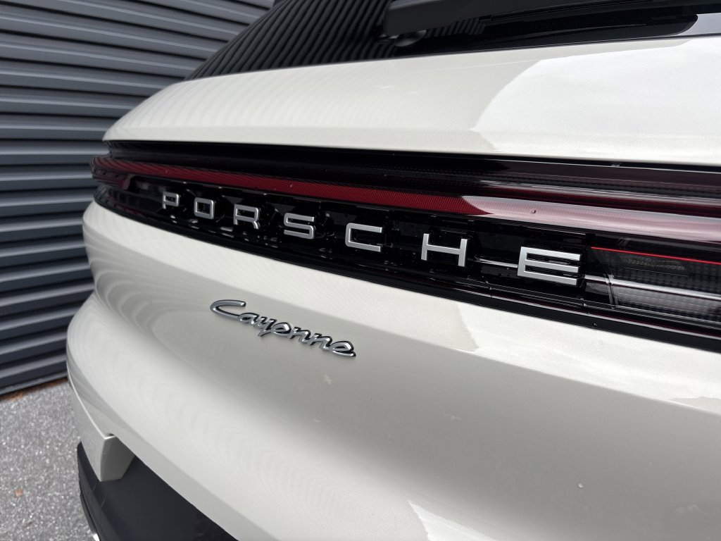 New 2026 Porsche Cayenne E-Hybrid AWD/4WD image 24
