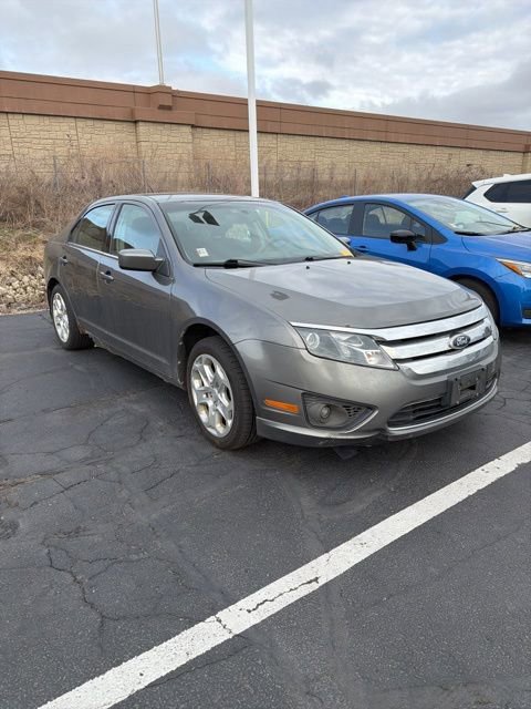 Used 2010 Ford Fusion SE image 2