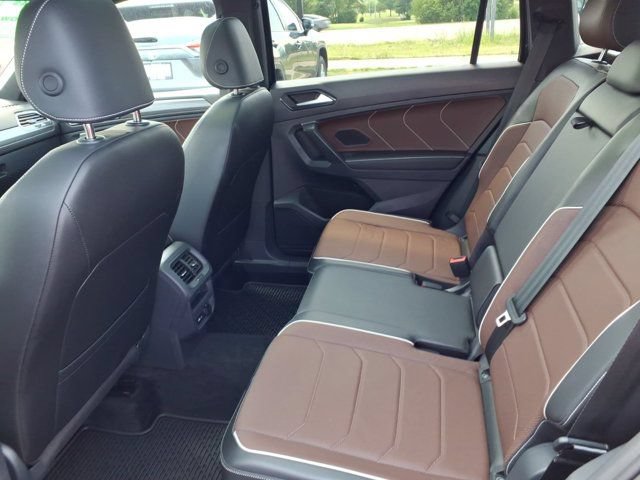 Used 2024 Volkswagen Tiguan SEL R-Line AWD/4WD image 28