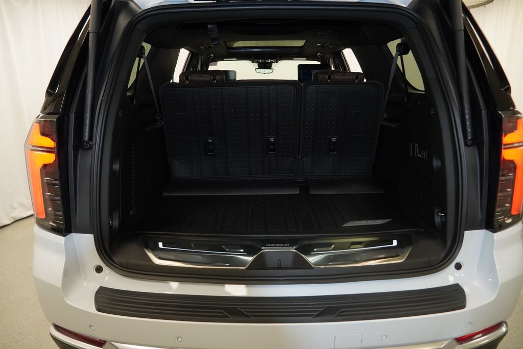 New 2026 Chevrolet Suburban High Country AWD/4WD image 29