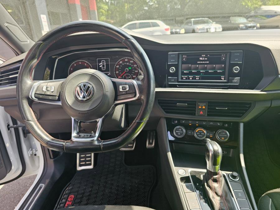 Used 2019 Volkswagen Jetta GLI image 7