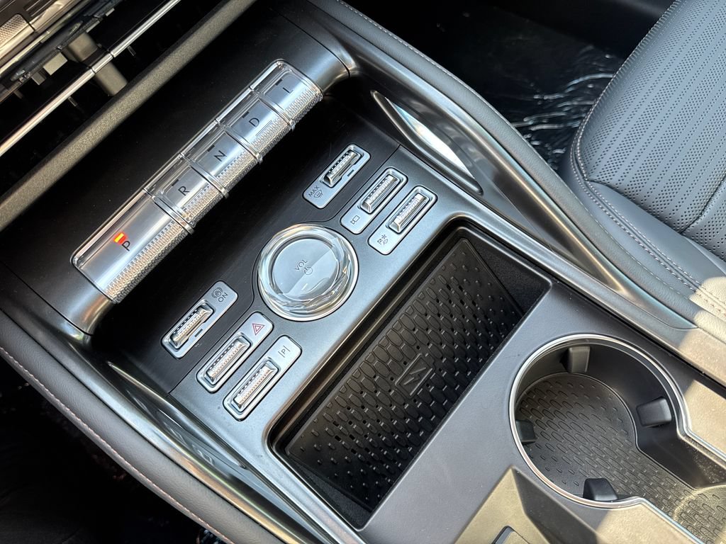 New 2026 Lincoln Nautilus Reserve AWD/4WD image 8