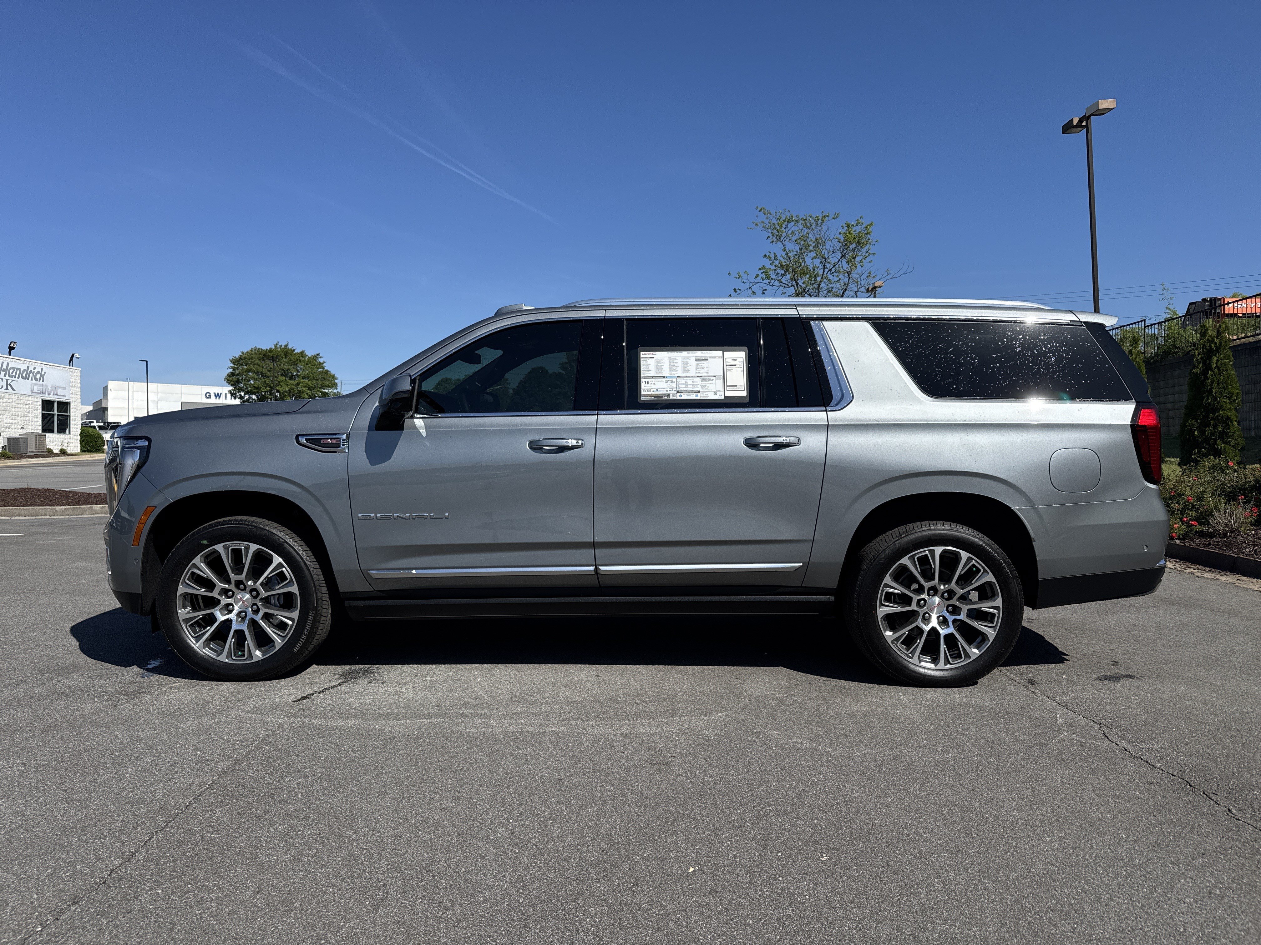 New 2026 GMC Yukon XL Denali w/ Sun & Power Step Package AWD/4WD image 7