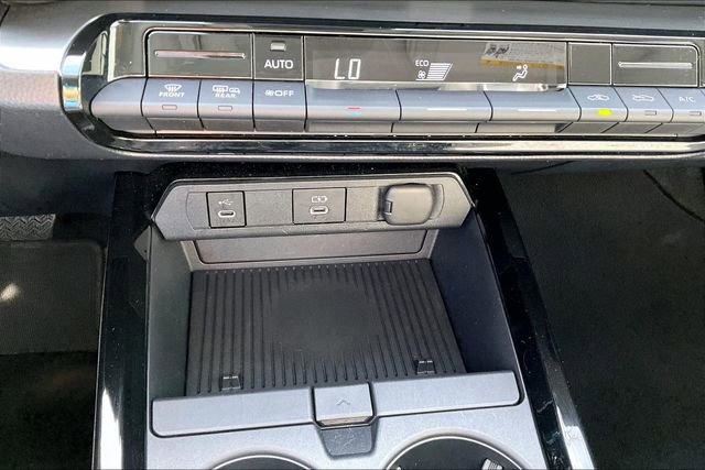 Used 2024 Toyota Prius LE image 29