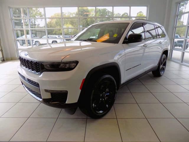 Certified 2025 Jeep Grand Cherokee L Limited w/ Black Appearance Package image 3