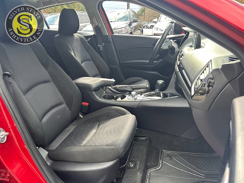 Used 2016 MAZDA MAZDA3 i Touring w/ Popular Equipment Package image 17
