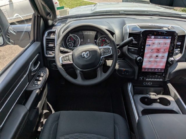 New 2026 RAM 3500 Big Horn AWD/4WD image 17