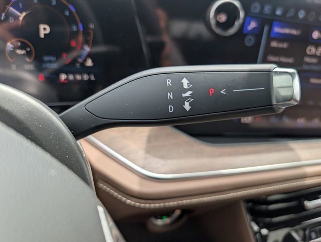 Used 2025 Chevrolet Tahoe High Country image 31