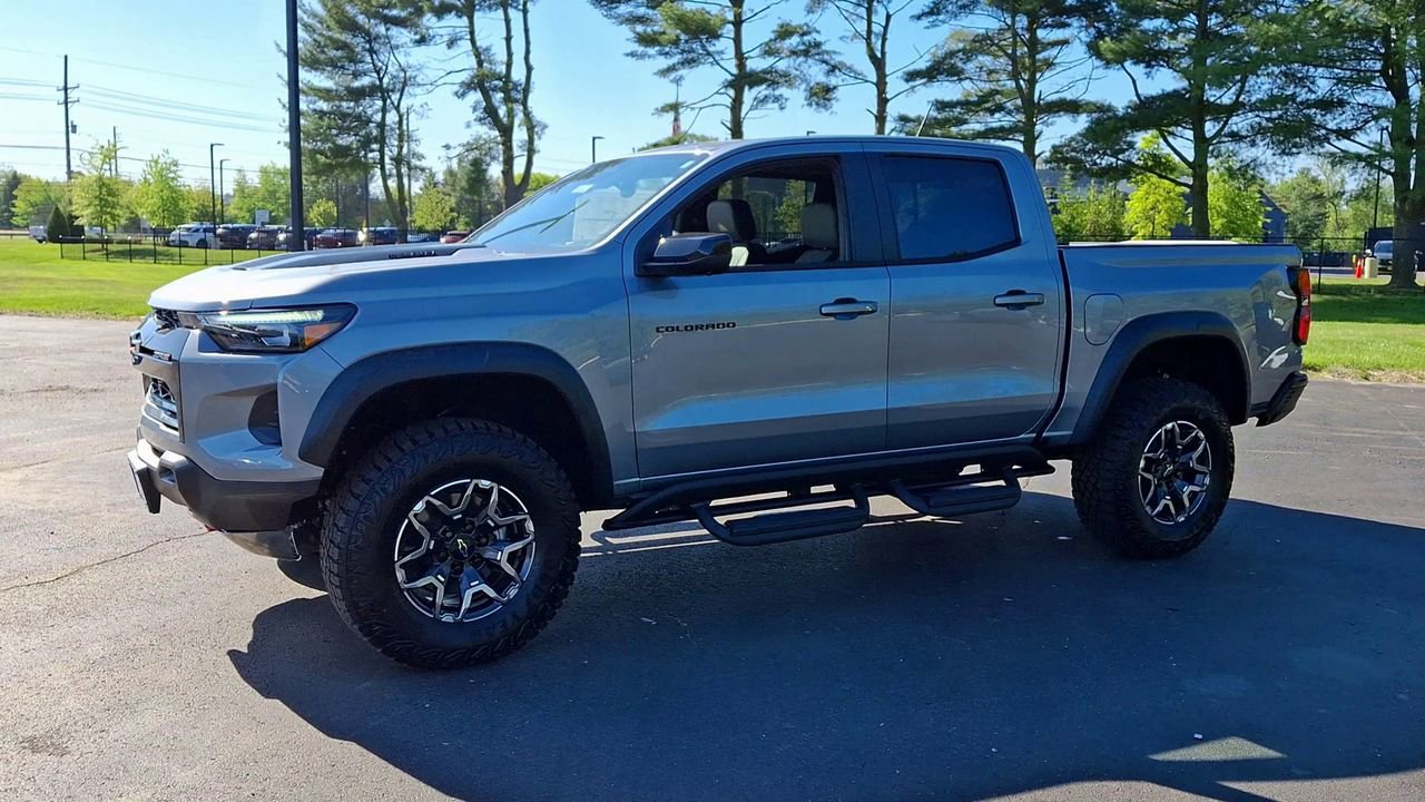 New 2026 Chevrolet Colorado ZR2 w/ Technology Package AWD/4WD image 7