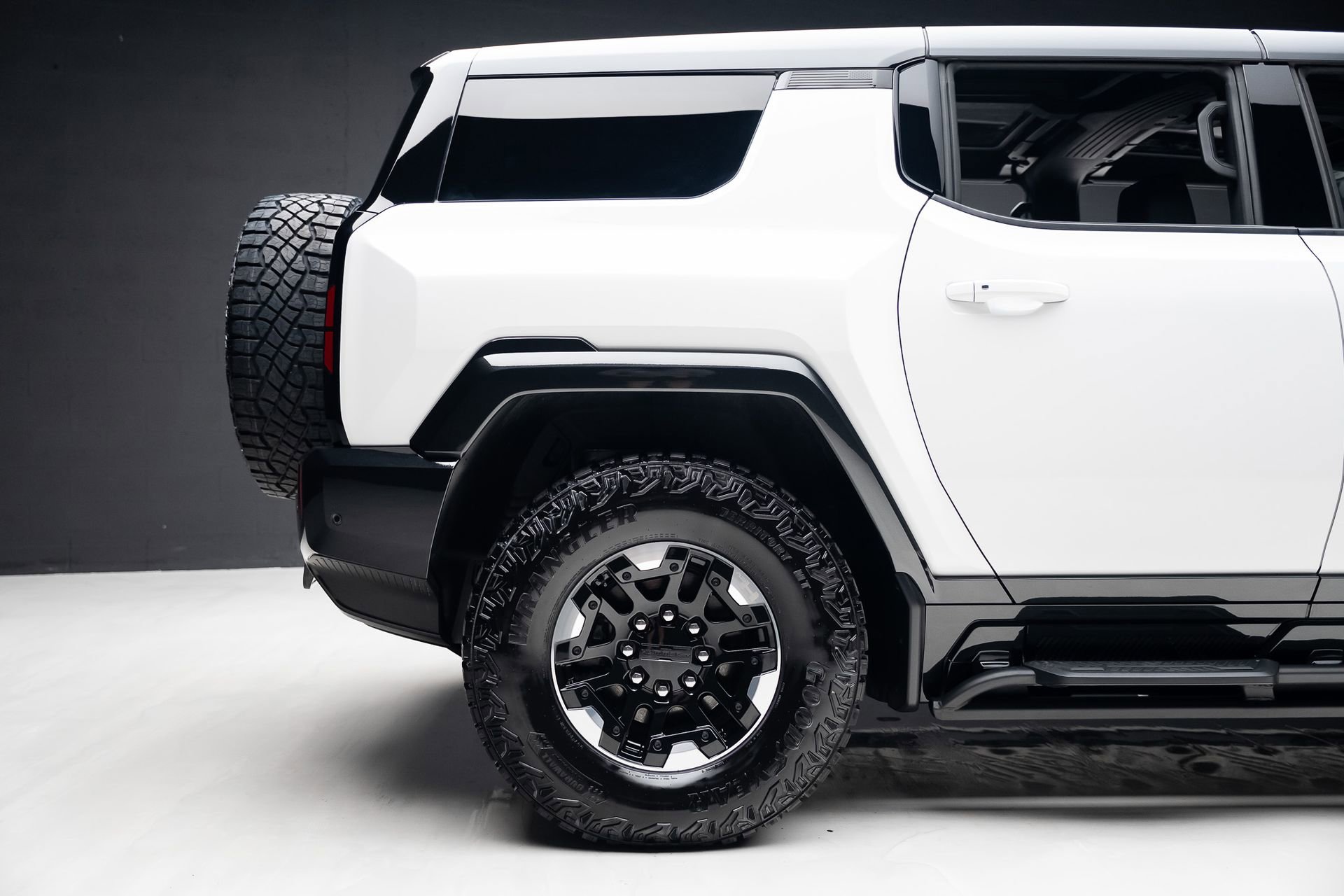 Used 2024 GMC Hummer EV 2X w/ Extreme Off-Road Package image 37