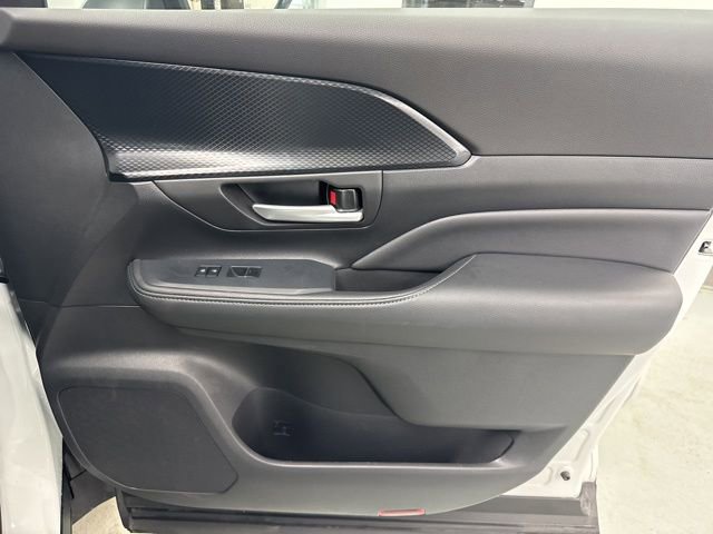 Used 2025 Toyota Grand Highlander AWD Hybrid image 27