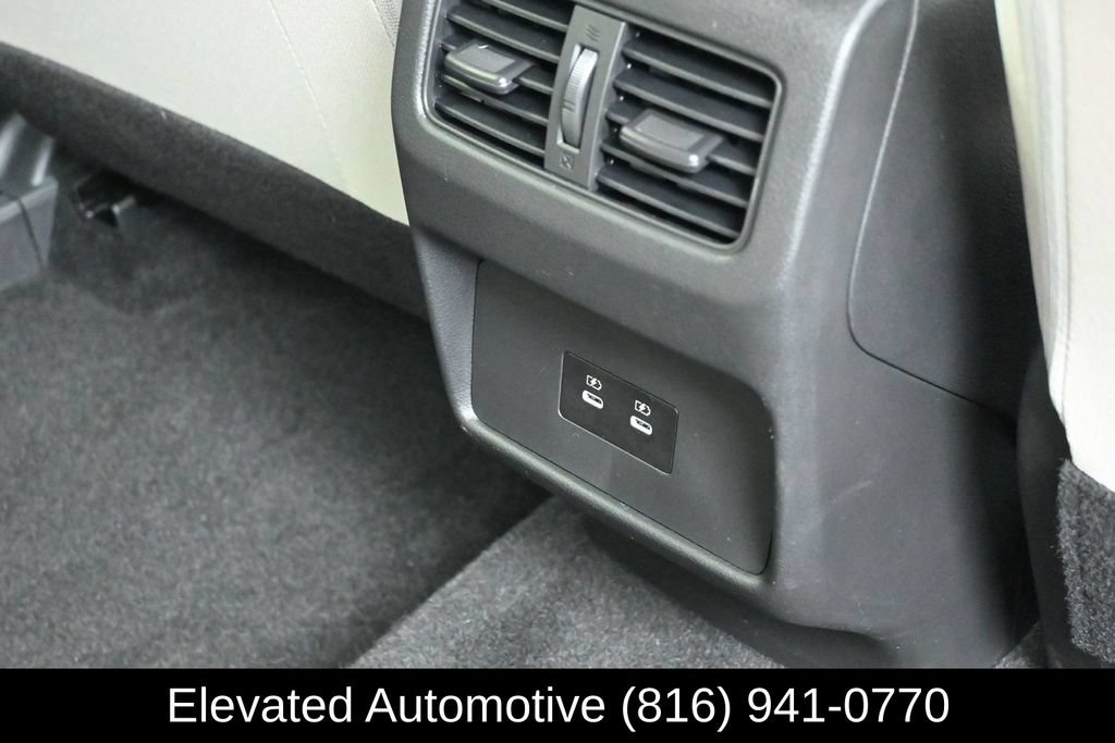Used 2024 Nissan Rogue SV AWD/4WD image 12