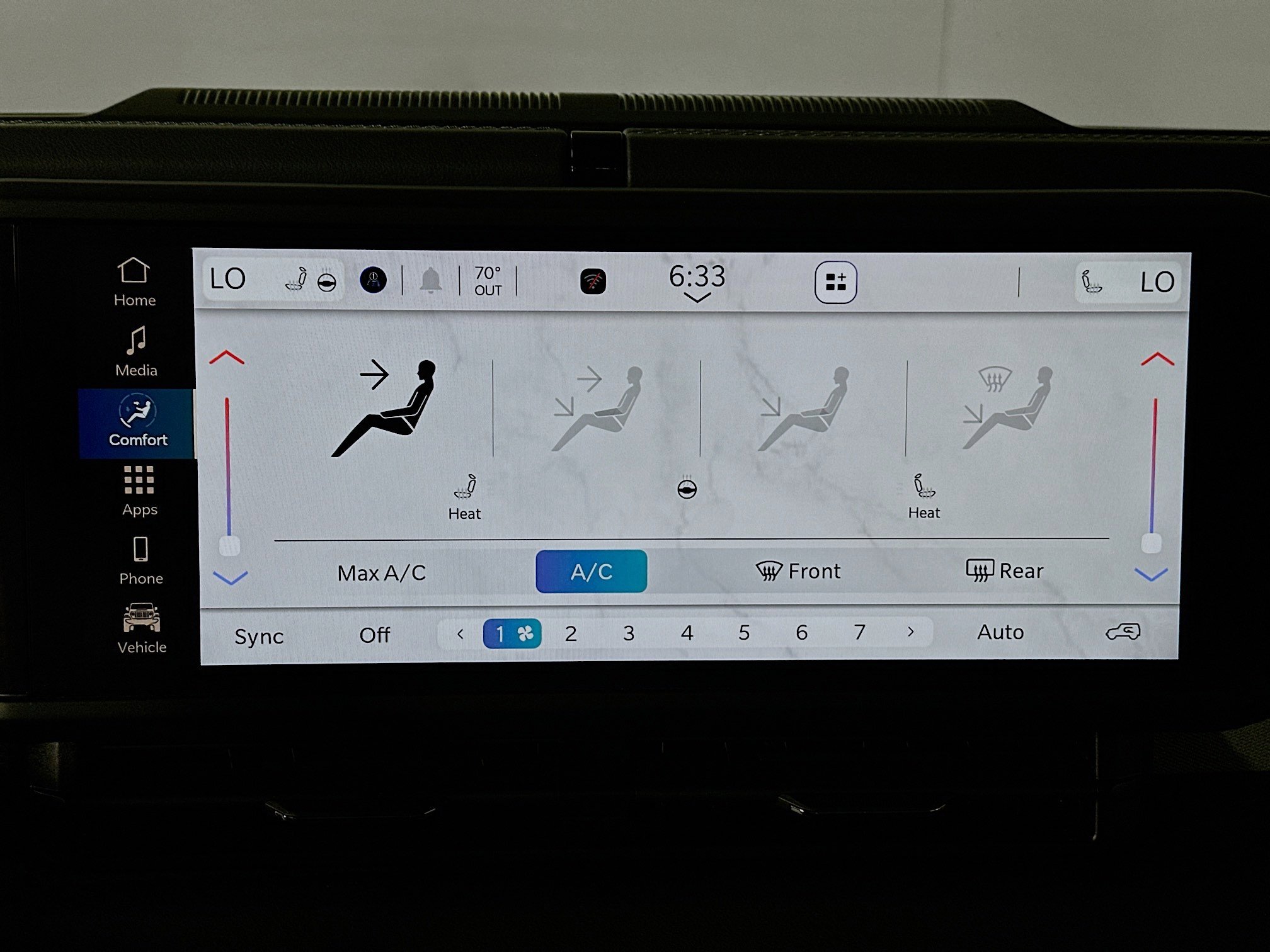 Used 2025 Jeep Wrangler Sahara image 23